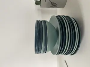 Verschenke Teller-Set von Ikea. NEU
