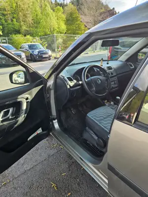 Skoda Roomster 1'6 Diesel..tolles Raumwunder für Sport oder Kinderwagen Bild 4
