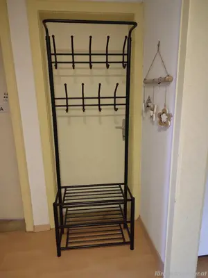 Garderobe schwarz