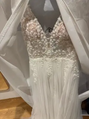 NEU (nicht abgeändert) Brautkleid Marke Fara Sposa - Love Bild 9