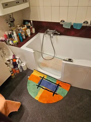 Badewanne mit Türe Bild 2