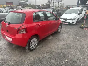 Toyota Yaris Km.96000 Bild 5