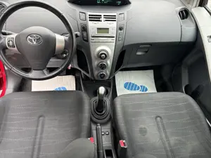 Toyota Yaris Km.96000 Bild 6