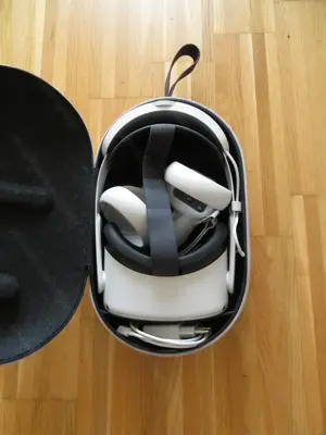 Quest 2 + Elite Strap (Akku) + Case Bild 3