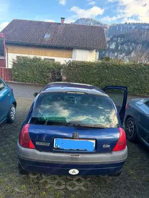 Renault Clio Auto Blau Bild 2