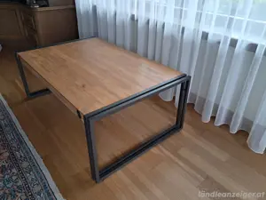 Couchtisch aus Holz