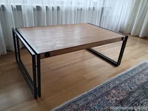Couchtisch aus Holz Bild 2