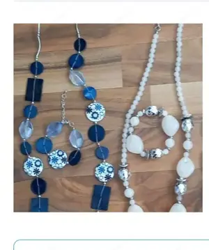 diverse Modeschmuckketten mit Armband je 5 Euro