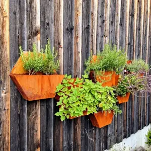 Edelrost Wandblumentopf Esagono   Edelrost trifft Design Bild 4