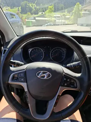 Hyundai i20 1.2 Life Go 2013 Bild 3
