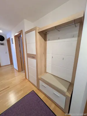Garderobe  Bild 2