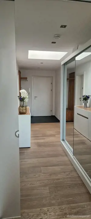 85 m2, provisionsfreie helle 3 Zimmer Dachgeschosswohnung mit Garage und Terrasse in Seenähe Hard Bild 4