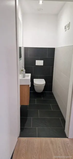 85 m2, provisionsfreie helle 3 Zimmer Dachgeschosswohnung mit Garage und Terrasse in Seenähe Hard Bild 3