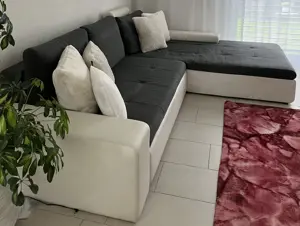 Ecksofa mit Ausziehfunktion und Stauraum  9445 Rebstein 