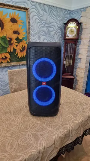 JBL Partybox 310 Bluetooth Lautsprecher - Schwarz