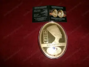Gigantenprägung Ägypten - Nofretete mit Stein  Bild 4