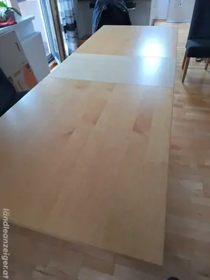 Esszimmertisch