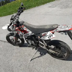 Moped Ersatzteilspener