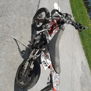 Moped Ersatzteilspener