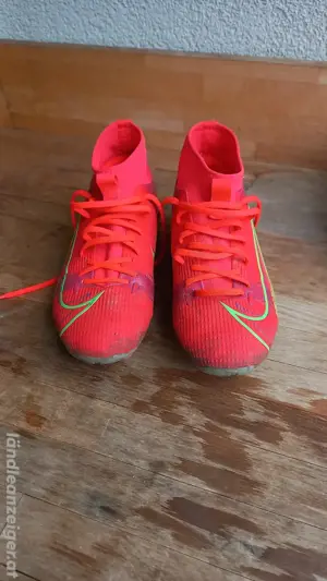 Fußballschuhe 34