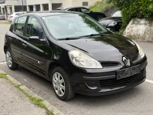 Renault Clio 1.2 16v Tüv neu 06 2026 Bild 3
