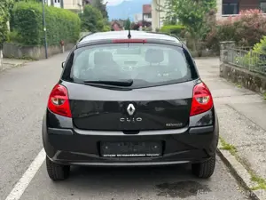 Renault Clio 1.2 16v Tüv neu 06 2026 Bild 7