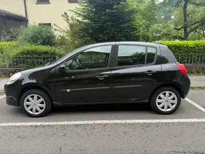 Renault Clio 1.2 16v Tüv neu 06 2026 Bild 6