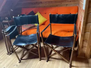 Original Regiestühle aus Bali, Teakholz und Ledersitzfläche , ca. 50 Jahre alt. Bild 2