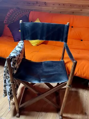 Original Regiestühle aus Bali, Teakholz und Ledersitzfläche , ca. 50 Jahre alt. Bild 3