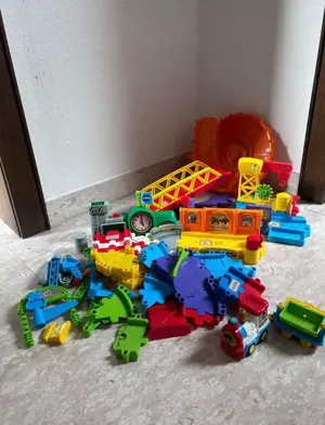 TutTut Vtech - Großer Bahnhof Bild 4