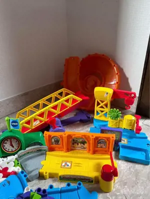 TutTut Vtech - Großer Bahnhof Bild 3