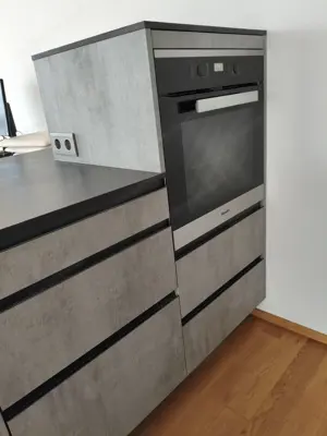 Nigelnagelneue Tischlereinbauküche von Corpus Küchendesign  Bild 3