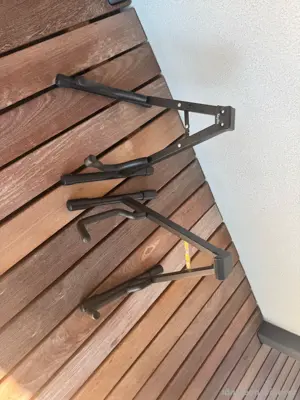 2 Gitarrenständer Dornbirn Bild 3