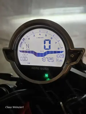 Motor Guzzi  V7 Stone 