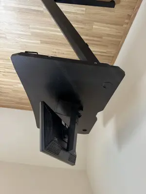 Gamingtisch und Monitor Gratis