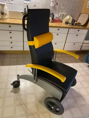 Pflegestuhl zu verkaufen Bild 2