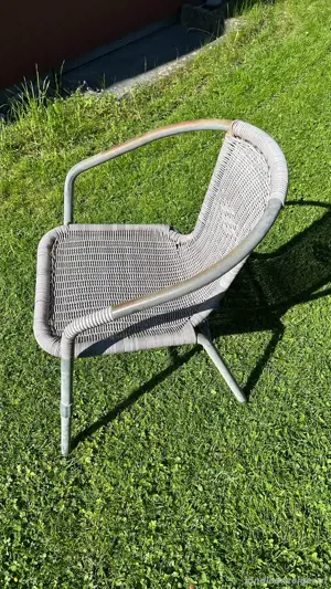 4 Gartenstühle gratis Bild 3