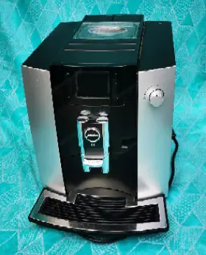 Jura E6  Kaffeevollautomat, gepflegter Zustand Bild 2