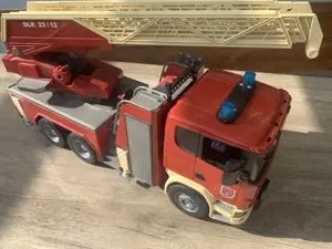 Bruder   Feuerwehrauto   XL Bild 2