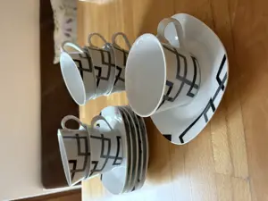 Kaffeetassen mit Untertassen Bild 2
