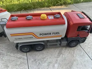 Bruder - Tankwagen mit Tankanhänger Bild 2