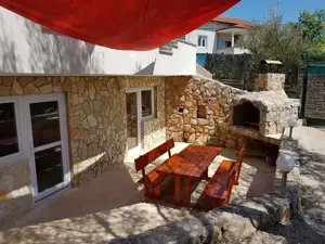 Ferienhaus in Kroatien 2-14 Personen beheizte Pool Wlan Parkplatz Grill Bild 2