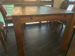 Hochwertiger Esstisch 