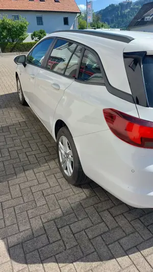 Opel Astra Komby Diesel Bj 6 2018 110 PS Euro 6950.- Bild 2
