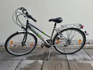 Damenfahrrad abzugeben