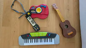 3 verschidene Kinder Instrumente