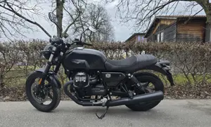 Motor Guzzi  V7 Stone  Bild 4