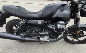 Motor Guzzi  V7 Stone  Bild 2