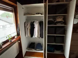 Kleiderschrank   Kleiderkasten Bild 2