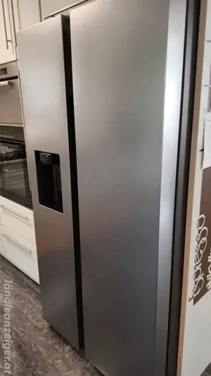 Samsung Kühlschrank Side by Side Eiswürfel Wasseranschluss Bild 5